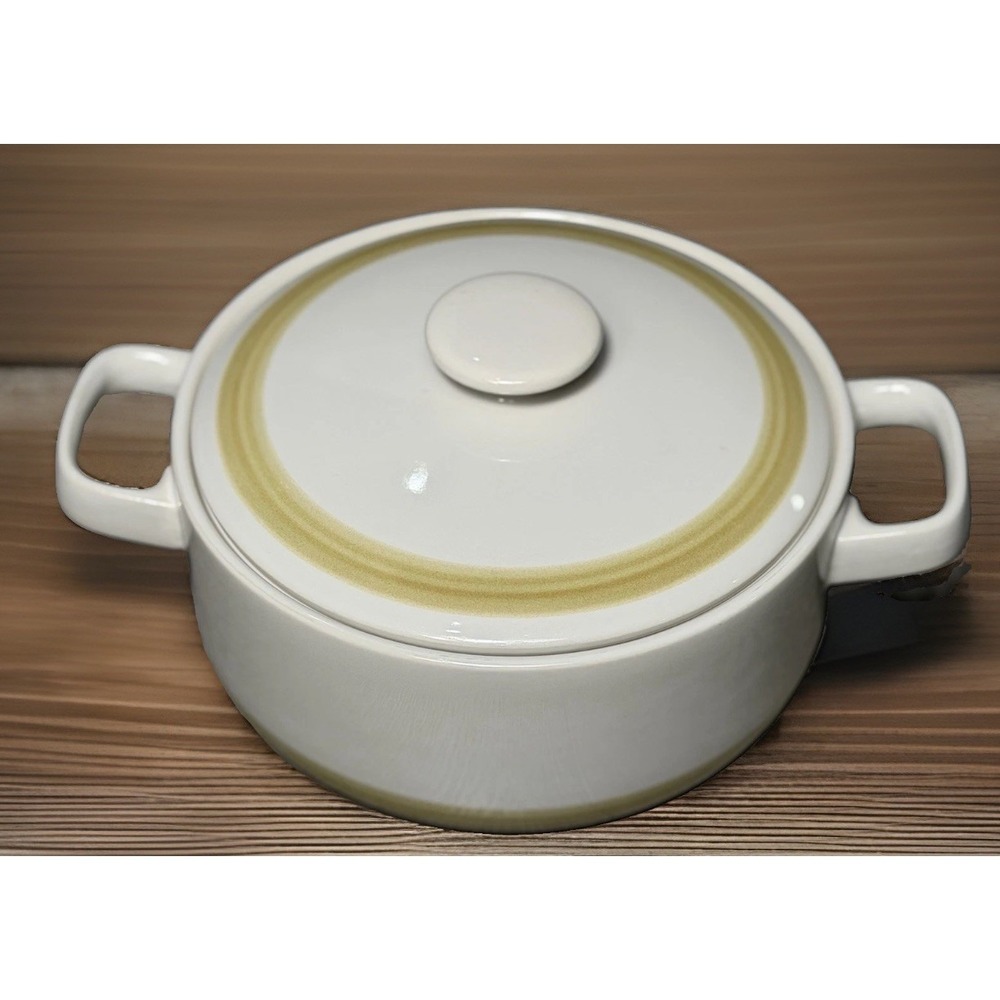 Vintage‎ Impressions by Danielle Genuine Stoneware Casserole w/Lid Made in Japan